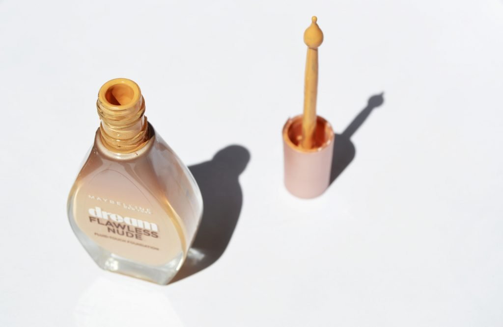 Maybelline Dream Flawless Nude Foundation