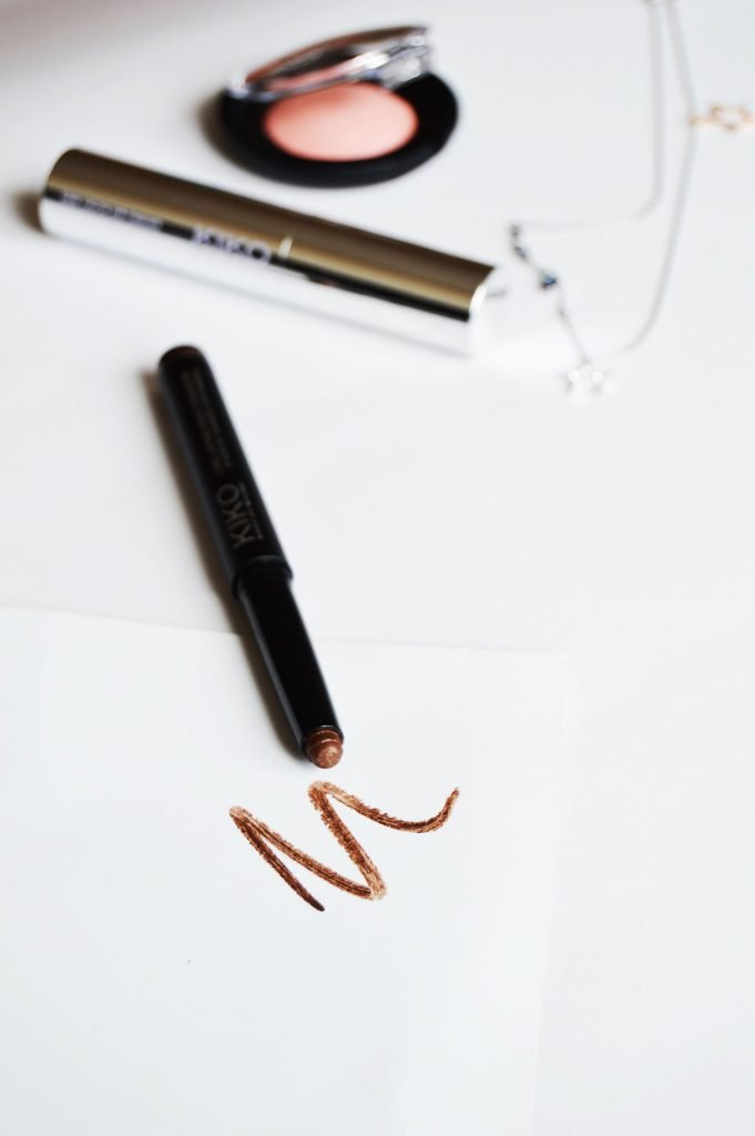 Kiko Long Lasting Eyeshadow in 04 Golden Chocolate Review and swatch