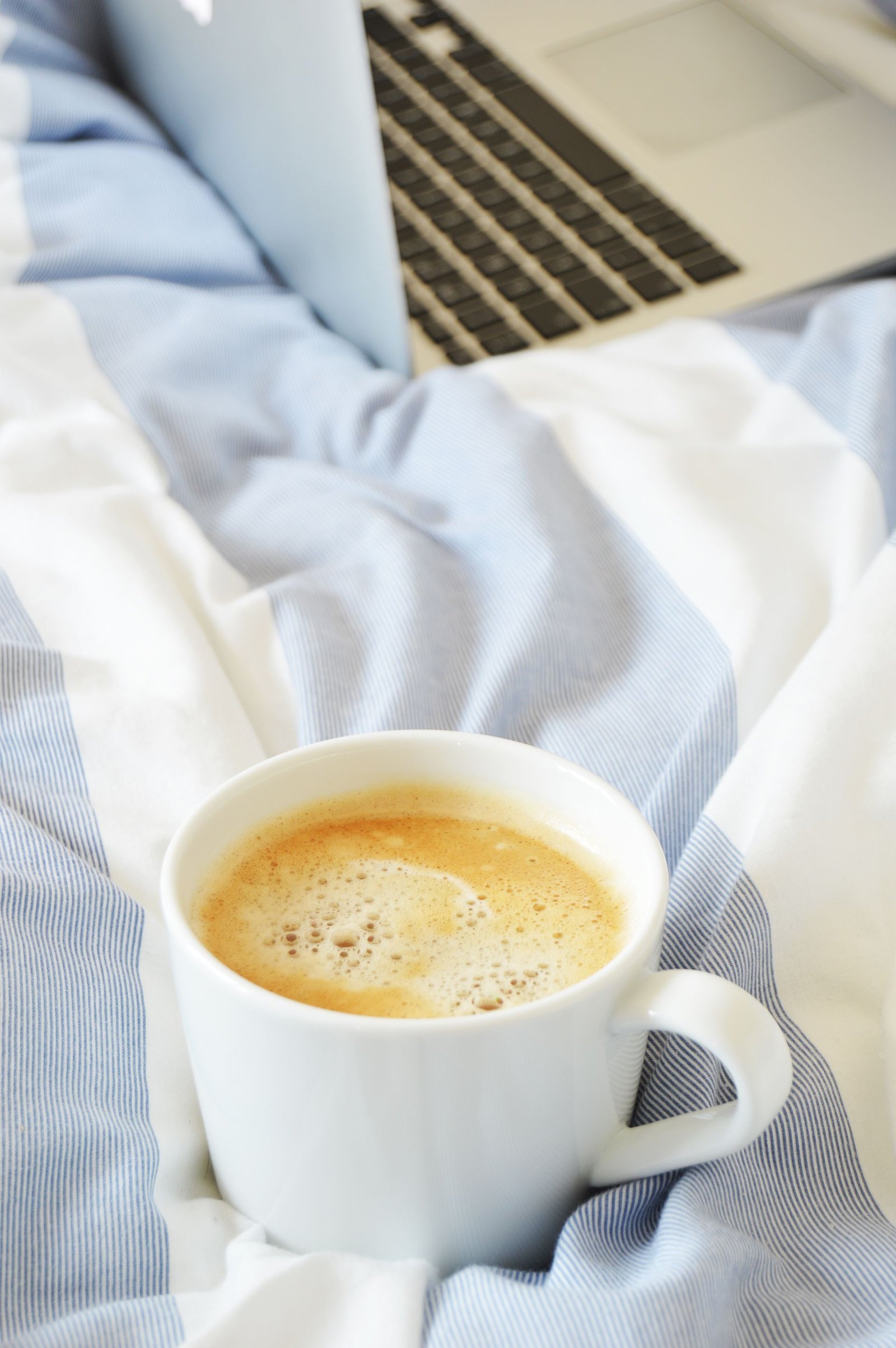 5 Ways to Make Monday Better - How you start your week will affect your whole week, so instead of starting it with complaining, let's make things better.