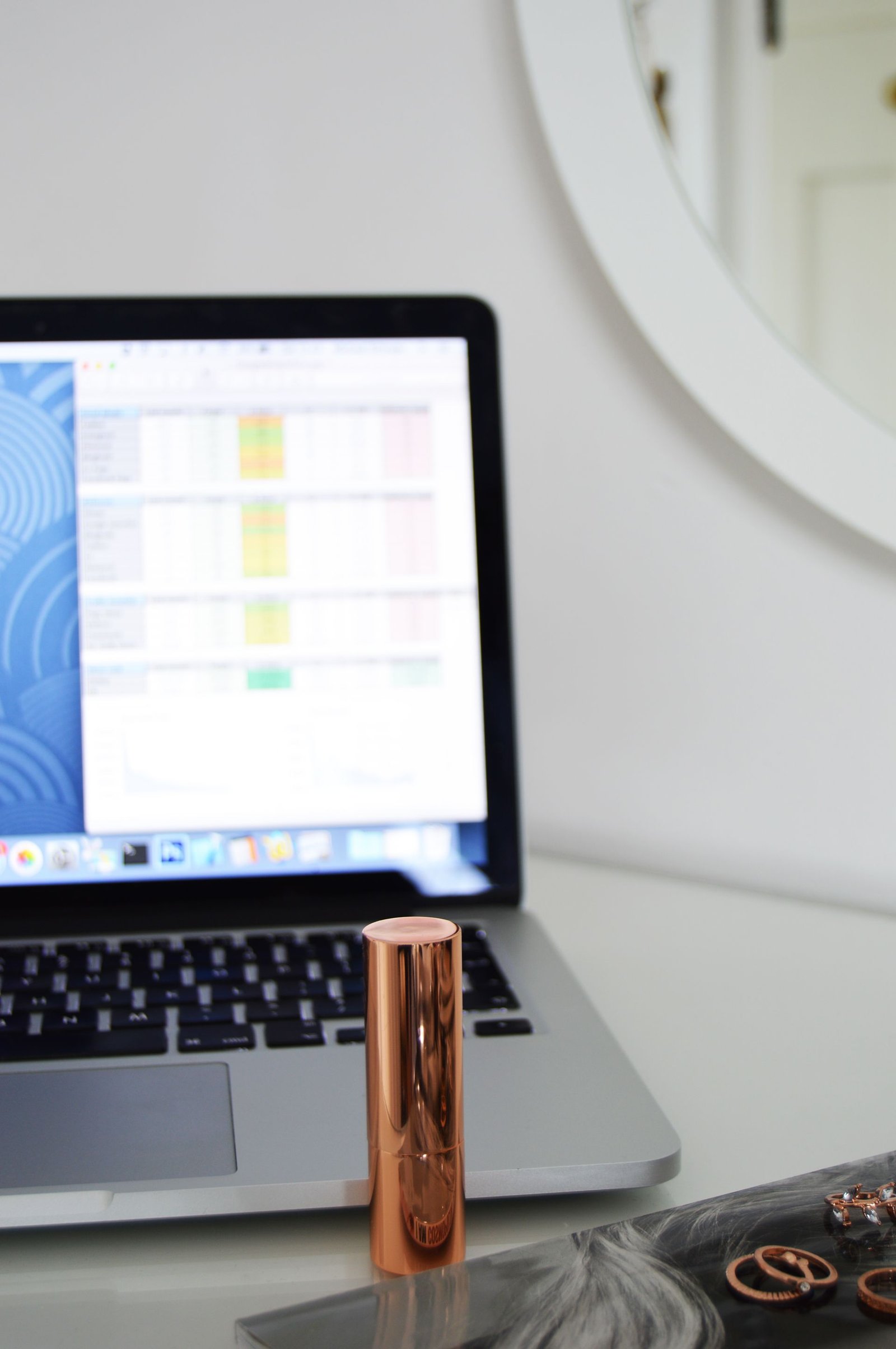 5 Useful Blogging Tools Every Blogger which will help them improve the page speed and be more organised.
