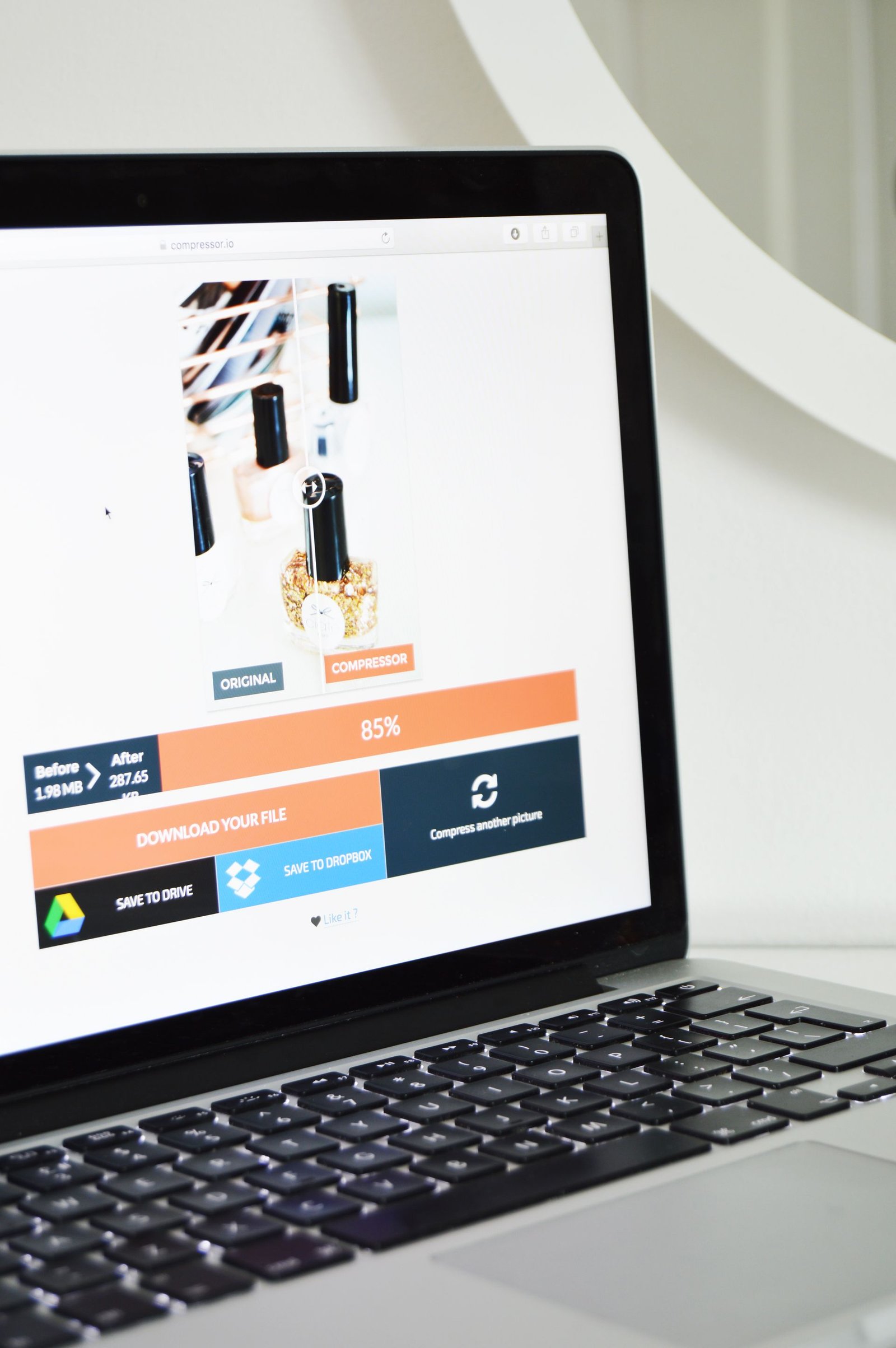 5 Useful Blogging Tools for Every Blogger which will help them improve the page speed and be more organised.