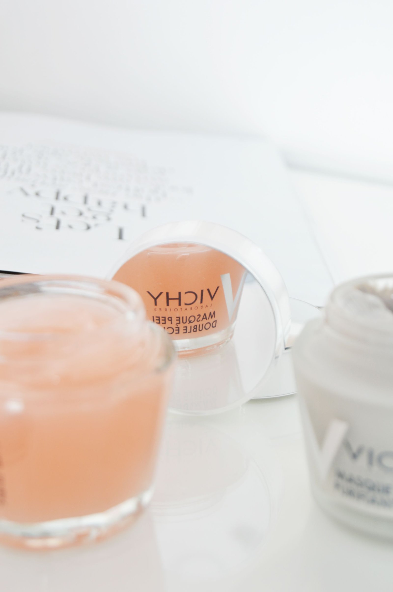 Vichy Mineral Masks combine the supercharged minerals of earth, water and rocks to give brighter and healthier skin. - Double Glow Peel Mask is exfoliating and brightening. Pore purifying clay mask is for controlling the excessive oil and tightening the pores.