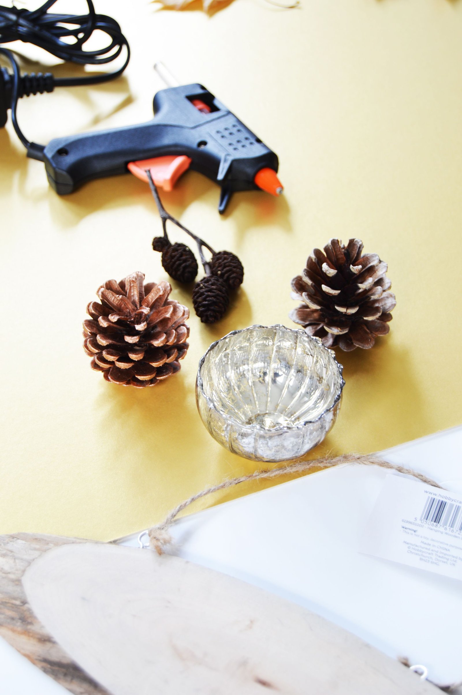 DIY candle holder is so easy to make, you only need a few things to make your own candle holder which you can use in long autumn and winter nights.