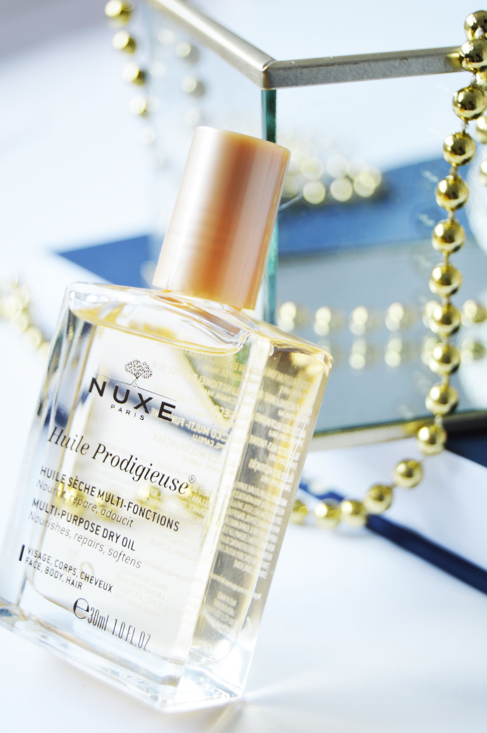 Nuxe Huile Prodigieuse Multi Purpose Dry Oil can be used on the hair and the skin. It is lightweight and fast absorbing so you will not be left with greasy feeling. It has subtle smell that will leave the skin&hair smelling fresh for a while.