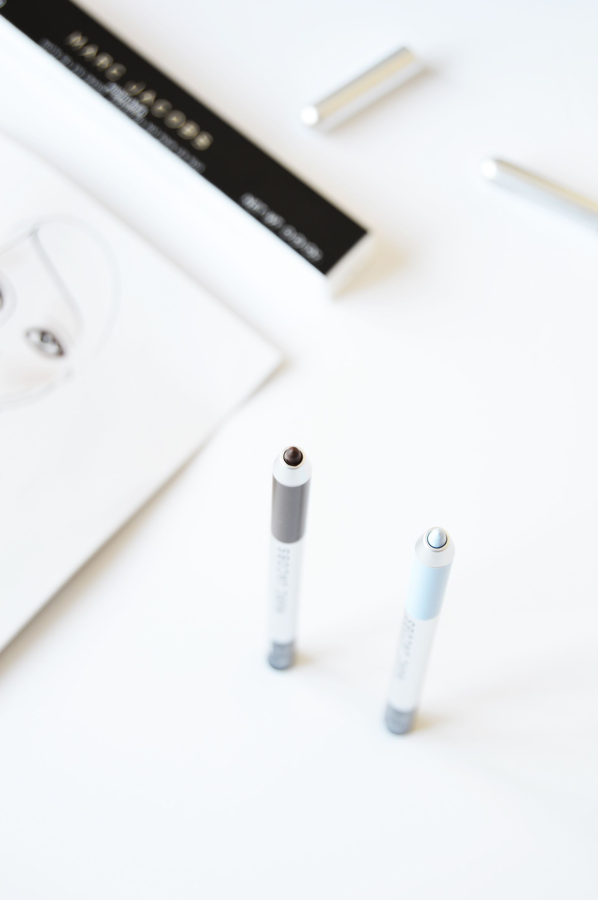 Marc Jacobs Matte Highliner Eye Crayon is a gel eyeliner which gives the intense matte finish and long-lasting result. If you're looking for an eyeliner which is reasonably priced and has sleek packaging and good quality, Marc Jacobs Matte Highliner Eye Crayon is worth checking out.
