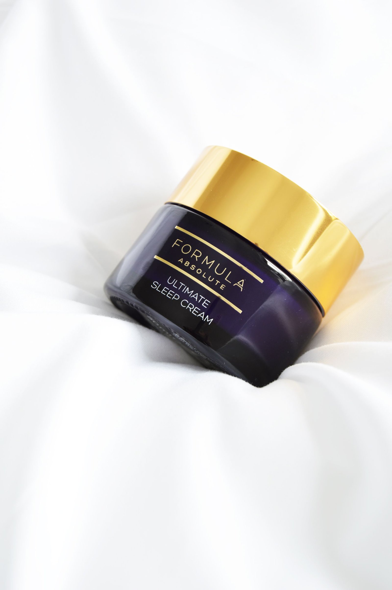 You don't always need to spend tons of money on skincare products. M&S FORMULA Skincare has many products that are reasonably priced and deliver! FORMULA Absolute Ultimate Sleep Cream Review